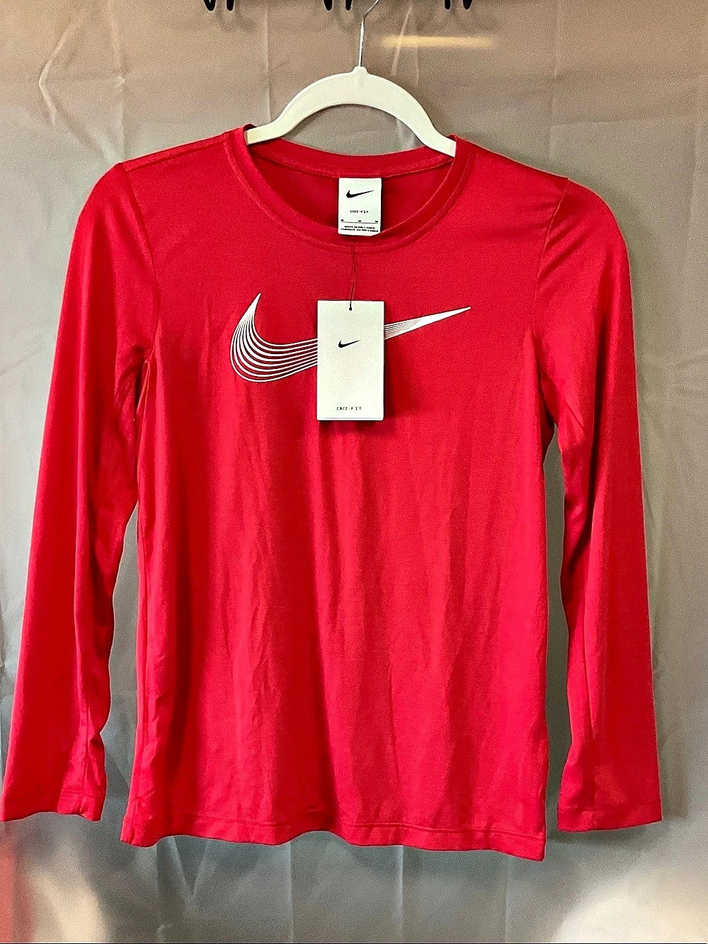 Boys 12Nike Dri-FIT Long Sleeve Tee in Red Size Medium NWT